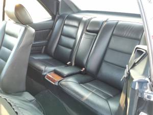 Image 18/36 of Mercedes-Benz 230 CE (1989)