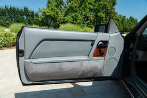 Image 30/45 of Mercedes-Benz 500 SL (1990)