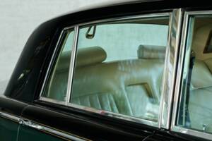 Imagen 27/50 de Rolls-Royce Silver Shadow II (1977)