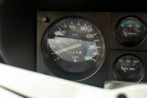 Image 21/38 of Ferrari 400i (1981)