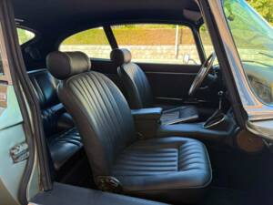Imagen 7/21 de Jaguar E-Type (2+2) (1969)