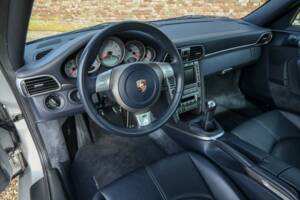 Image 30/50 of Porsche 911 Carrera S (2004)