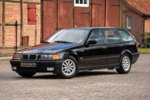 Image 1/44 of BMW 328i Touring (1997)