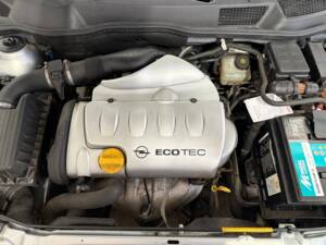 Bild 14/21 von Opel Astra 1.8 "90 Jahre Bertone" (2001)