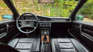 Imagen 54/69 de Mercedes-Benz 190 E 2.3-16 (1985)