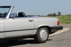 Image 42/50 de Mercedes-Benz 560 SL (1988)