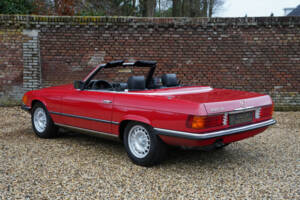 Image 2/50 de Mercedes-Benz 280 SL (1982)