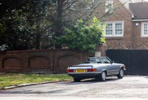 Afbeelding 13/27 van Mercedes-Benz 420 SL (1987)