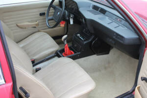 Image 21/30 of BMW 320i (1982)