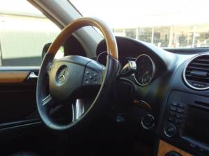 Afbeelding 63/100 van Mercedes-Benz GL 550 4MATIC (2008)