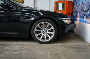 Bild 32/34 von BMW M6 (2008)