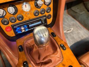 Bild 22/26 von Aston Martin DB 7 Vantage Volante (2003)