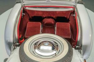 Immagine 17/19 di Triumph 2000 Roadster (1949)