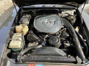 Immagine 39/56 di Mercedes-Benz 500 SL (1985)