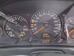 Image 18/50 of Mercedes-Benz SL 320 (1998)