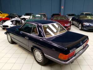 Immagine 9/52 di Mercedes-Benz 500 SL (1986)