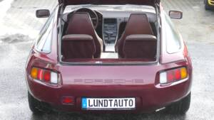 Image 8/18 of Porsche 928 S (1982)