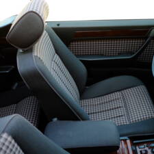 Image 80/171 of Mercedes-Benz E 220 (1994)