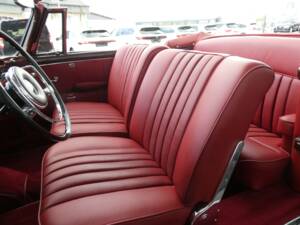 Image 11/23 of Mercedes-Benz 220 SE Cabriolet (1959)