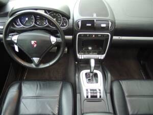 Image 43/99 of Porsche Cayenne Turbo (2007)