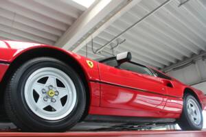Image 7/50 de Ferrari 308 GTSi (1981)