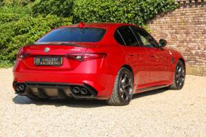 Bild 25/50 von Alfa Romeo Giulia Quadrifoglio (2017)