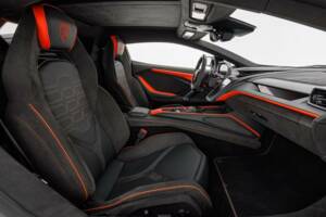 Image 9/15 de Lamborghini Revuelto (2024)