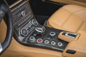 Image 71/100 de Mercedes-Benz SLS AMG Roadster (2011)