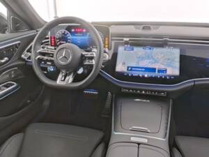 Image 4/6 de Mercedes-Benz E 53 AMG Hybrid 4MATIC (2025)