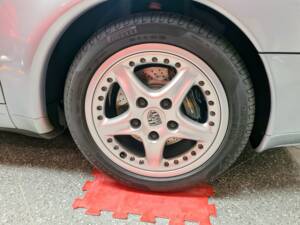 Immagine 22/34 di Porsche 911 Carrera (1996)