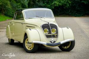 Image 22/47 of Peugeot 402 Eclipse (1935)