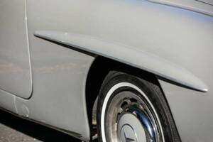 Image 31/46 of Mercedes-Benz 190 SL (1960)