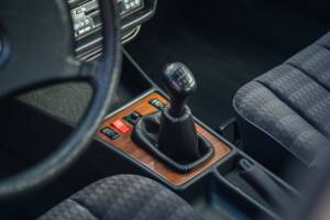Immagine 26/73 di Mercedes-Benz 190 D 2.5 (1990)