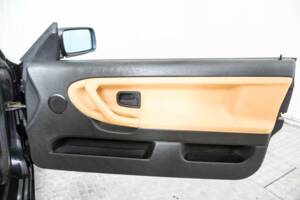Bild 33/50 von BMW 318i (1996)
