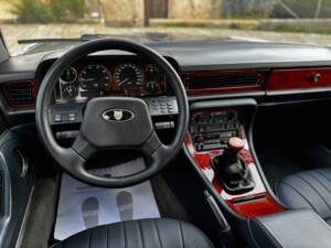Imagen 22/33 de Jaguar XJ6 3.2 (1990)