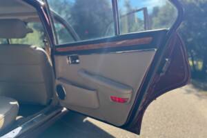 Immagine 24/41 di Jaguar XJ 12 (1990)