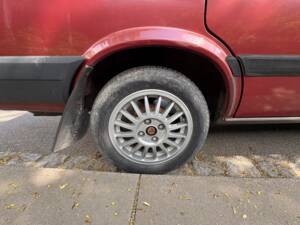 Image 4/32 of Audi 80 1.6 (1986)