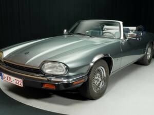 Image 4/8 of Jaguar XJS 5.3 V12 (1992)