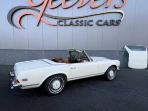 Image 9/48 of Mercedes-Benz 280 SL (1970)