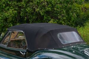 Image 36/46 of Jaguar XK 120 DHC (1954)