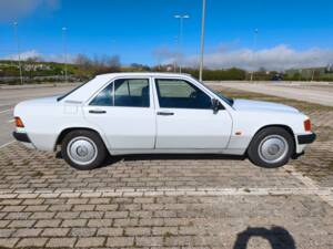Image 8/22 of Mercedes-Benz 190 E 1.8 (1990)