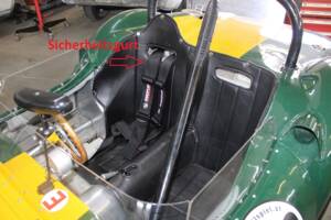 Image 60/80 of Lister Knobbly (1956)