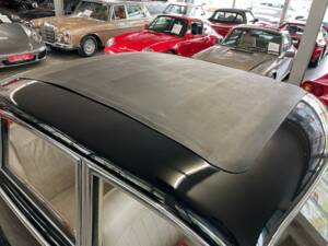 Bild 10/20 von BMW 502 - 3.2 Litre Super (1961)