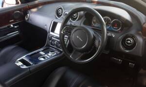 Image 4/50 of Jaguar XJ 5.0 (2011)