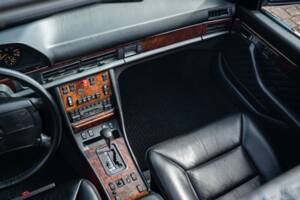 Image 37/91 of Mercedes-Benz 560 SEL (1990)