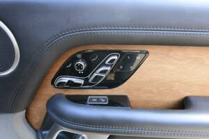 Bild 34/50 von Land Rover Range Rover Autobiography SDV8 (2018)