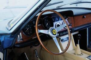Image 21/50 of Ferrari 330 GT 2+2 (1964)