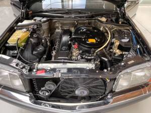 Bild 4/31 von Mercedes-Benz 300 SE (1989)