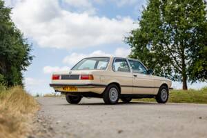 Image 20/48 of BMW 320/6 (1980)
