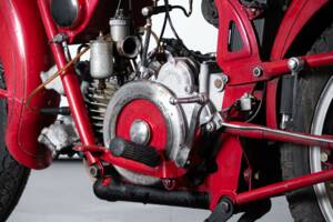 Image 33/50 de Moto Guzzi 250 SS (1950)